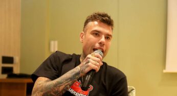 Fedez, che guadagni: anche in mezzo alle difficoltà riesce ad intascare degli assegni succosissimi