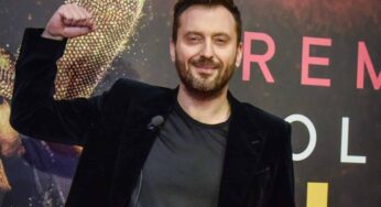 Cesare Cremonini al mare: il cantante si mostra come non aveva mai fatto